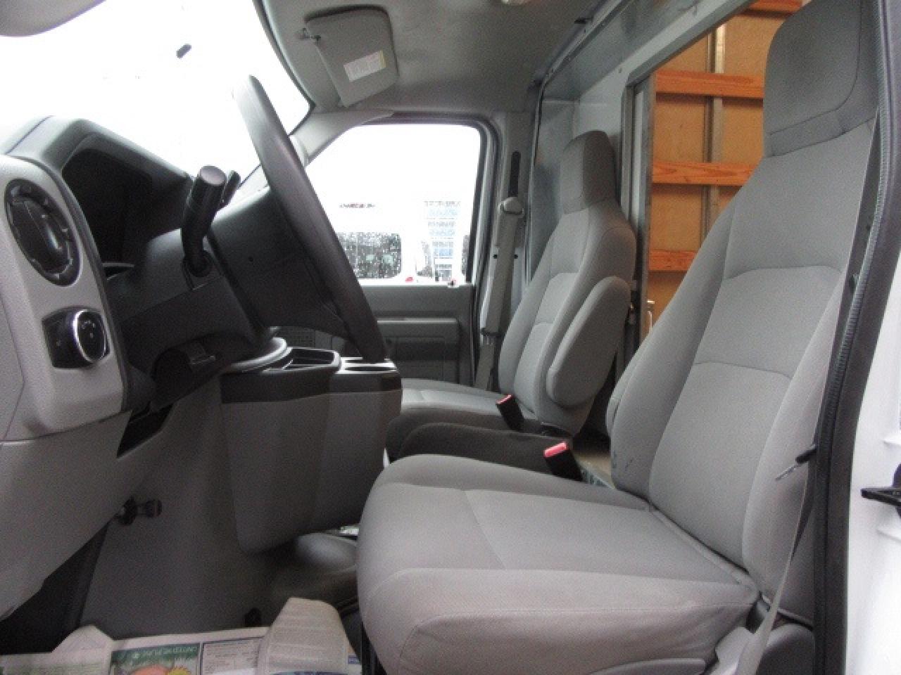 2021 Ford E-450 GAS 16 FT CUBE VAN WITH ROLLOUT RAMP Photo