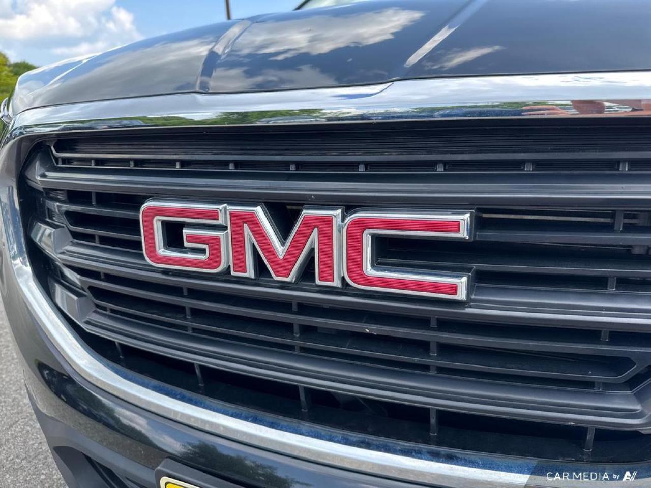 2019 GMC Terrain SLE BACKUP CAM   BLUETOOTH   HTD SEATS   KEYLESS E Photo