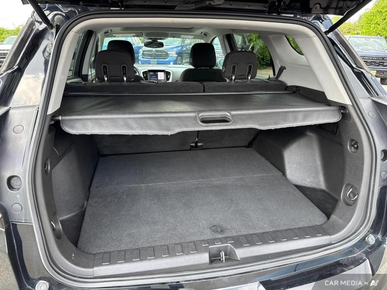 2019 GMC Terrain SLE BACKUP CAM   BLUETOOTH   HTD SEATS   KEYLESS E Photo