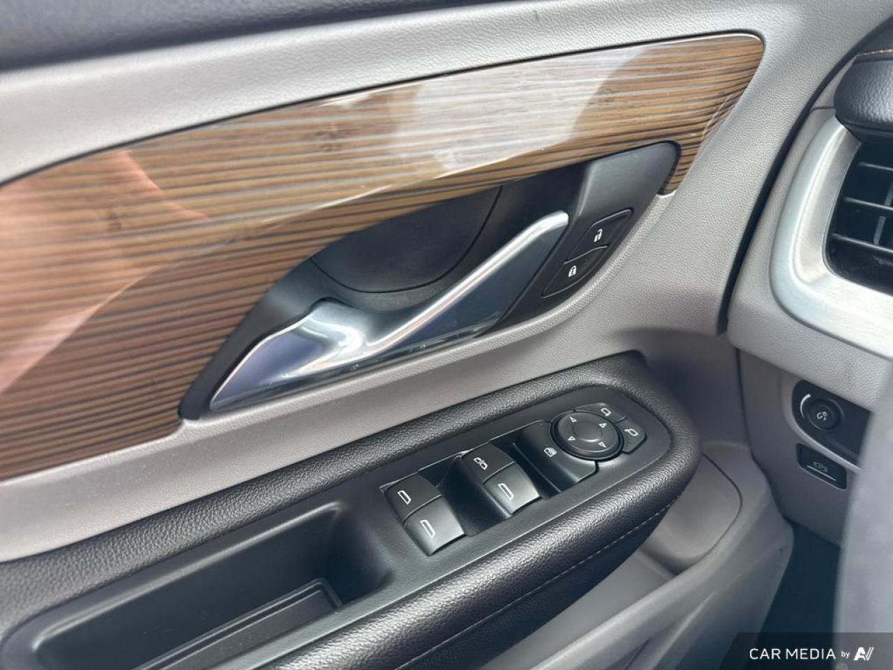 2019 GMC Terrain SLE BACKUP CAM   BLUETOOTH   HTD SEATS   KEYLESS E Photo