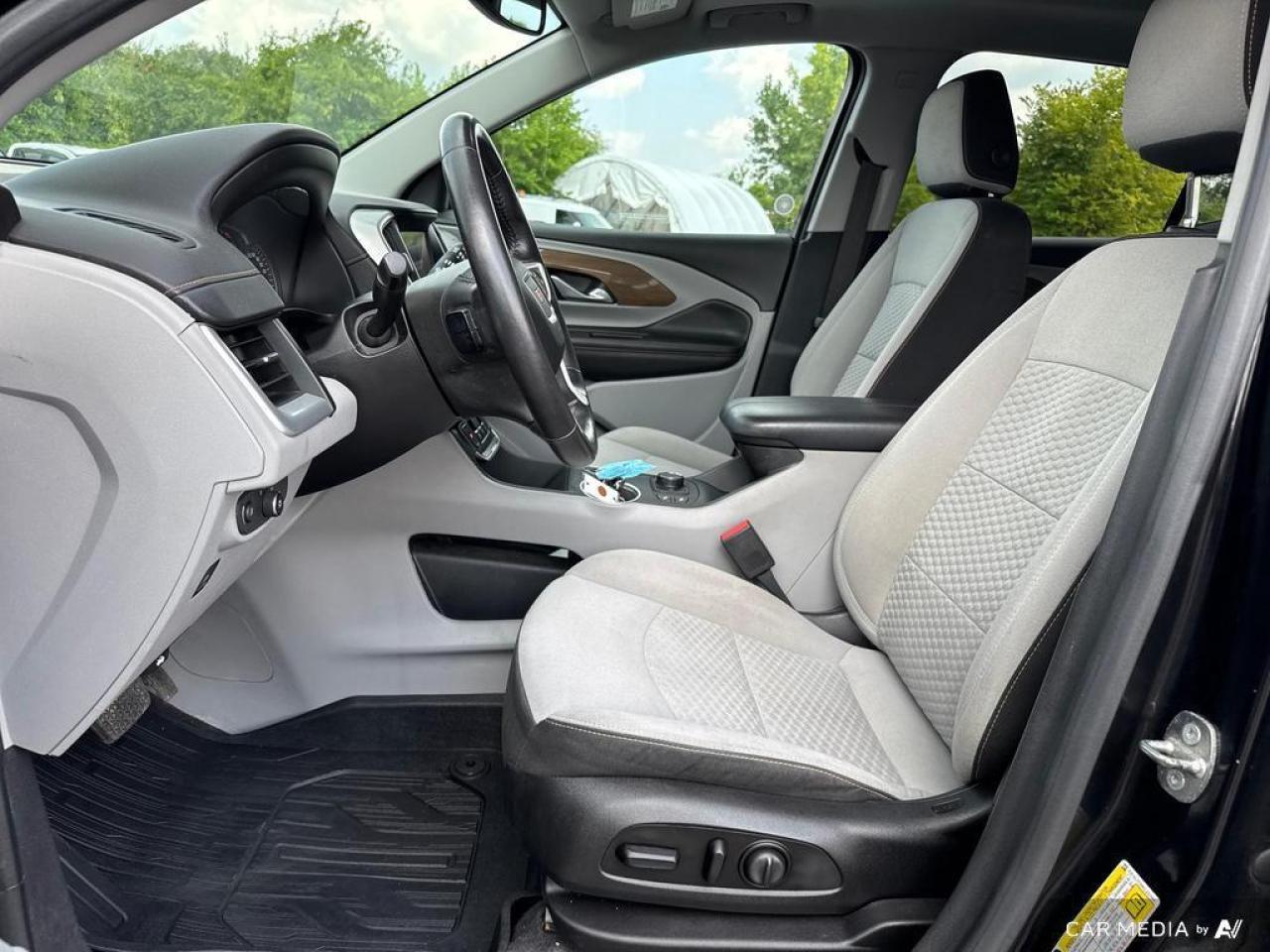 2019 GMC Terrain SLE BACKUP CAM   BLUETOOTH   HTD SEATS   KEYLESS E Photo