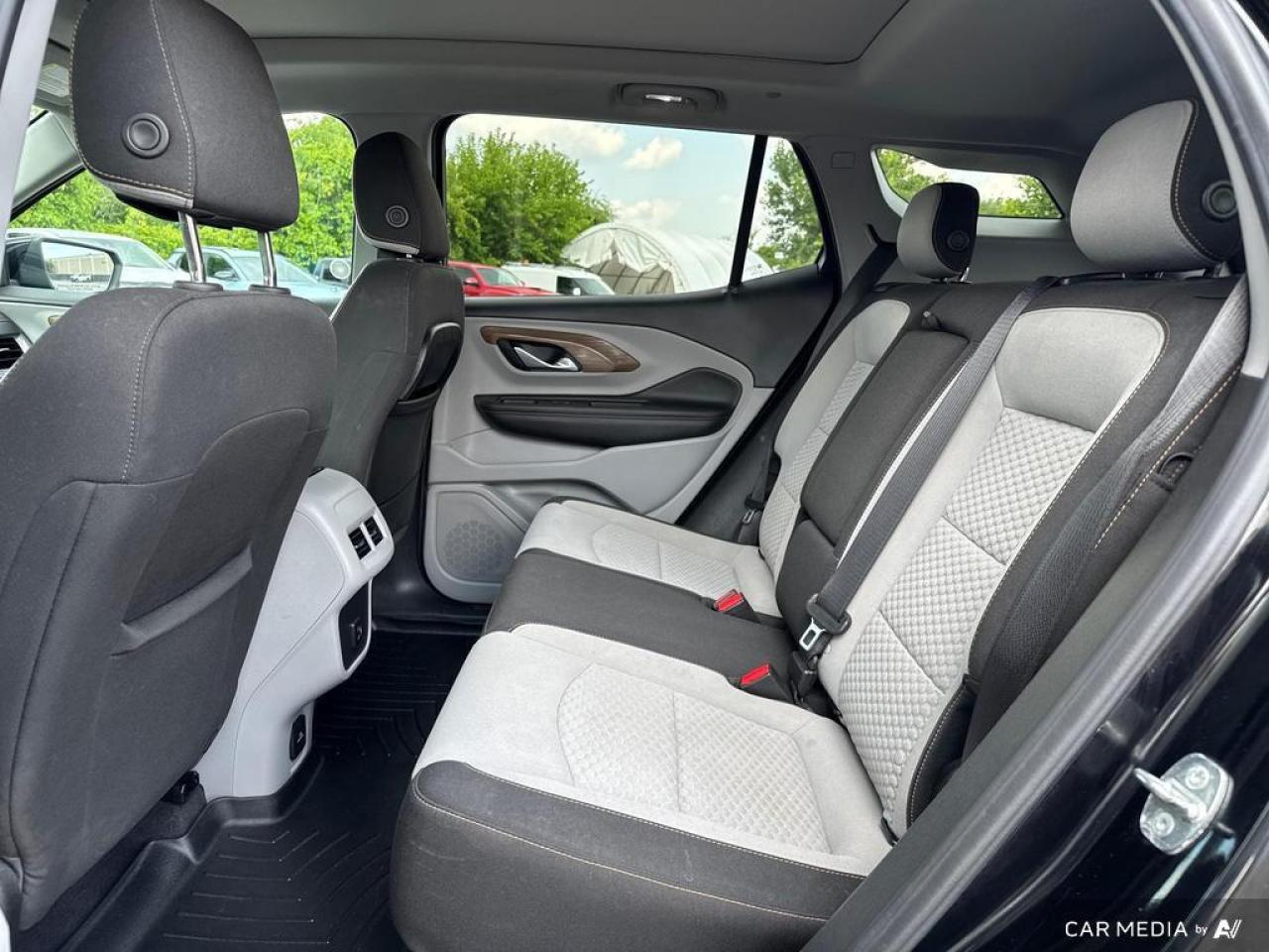 2019 GMC Terrain SLE BACKUP CAM   BLUETOOTH   HTD SEATS   KEYLESS E Photo