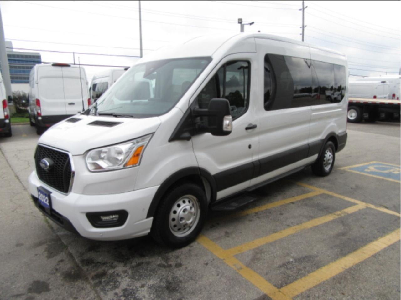 2022 Ford Transit Passenger Wagon GAS MED ROOF EXT ALL WHEEL DRIVE 15 PASS VAN Photo