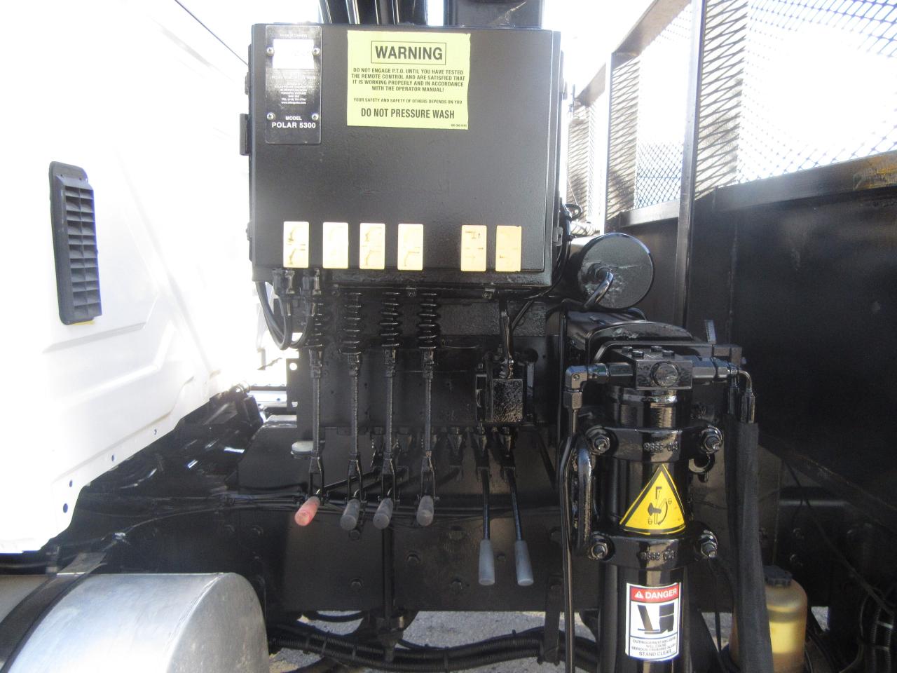 2017 International 7400 330HP DIESEL KNUCKLE CRANE FLAT DECK 2YR WARRANTY Photo