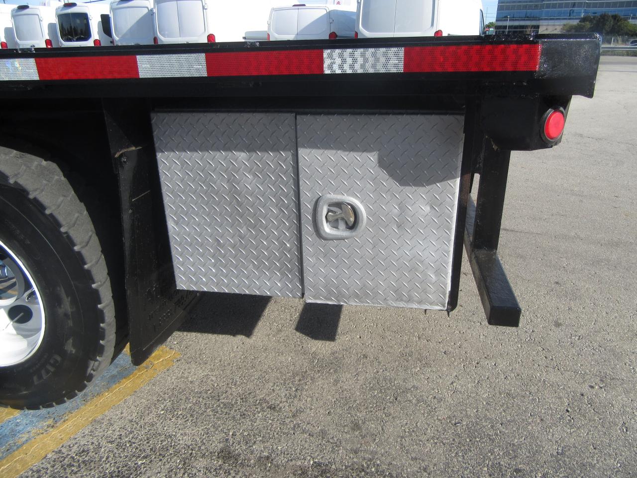 2017 International 7400 330HP DIESEL KNUCKLE CRANE FLAT DECK 2YR WARRANTY Photo