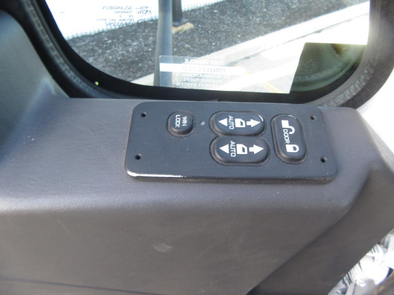 2017 International 7400 330HP DIESEL KNUCKLE CRANE FLAT DECK 2YR WARRANTY Photo