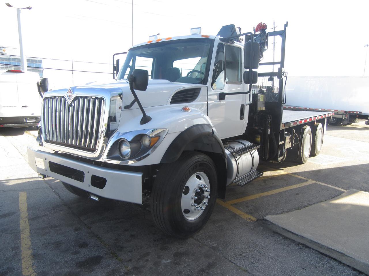 2017 International 7400 330HP DIESEL KNUCKLE CRANE FLAT DECK 2YR WARRANTY Photo