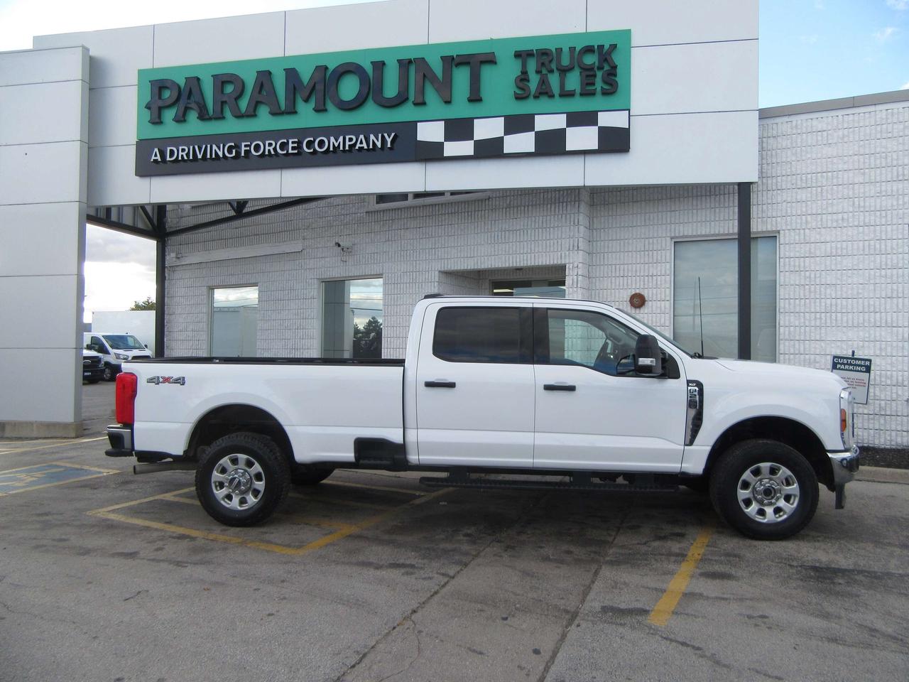 2024 Ford F-250 CREW CAB 4X4 XLT PKG 8 FT LONG BOX Photo5