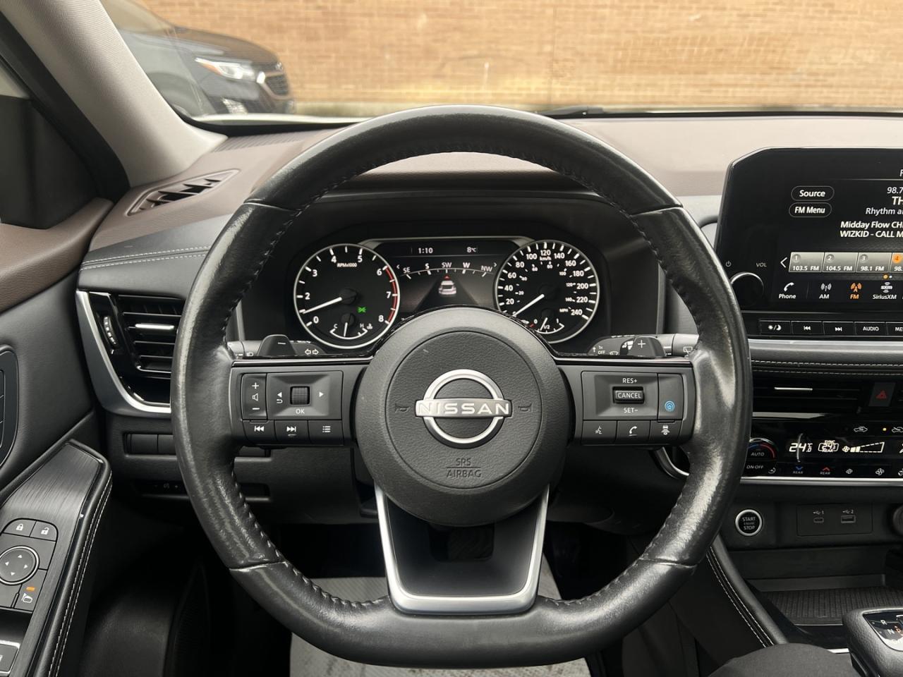 2023 Nissan Rogue SL AWD Pearl White   Pano Roof   Leather   Navi Photo