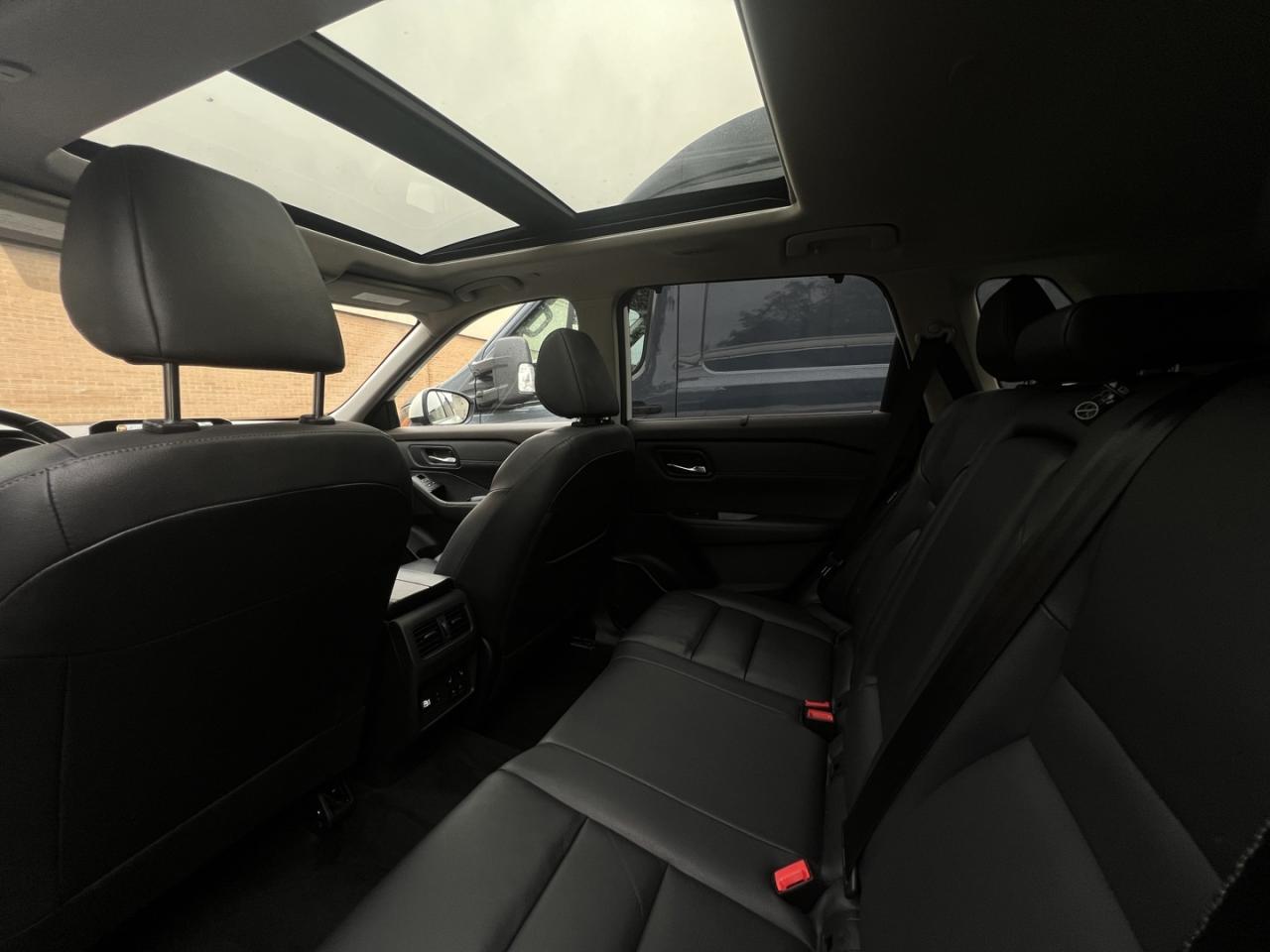 2023 Nissan Rogue SL AWD Pearl White   Pano Roof   Leather   Navi Photo