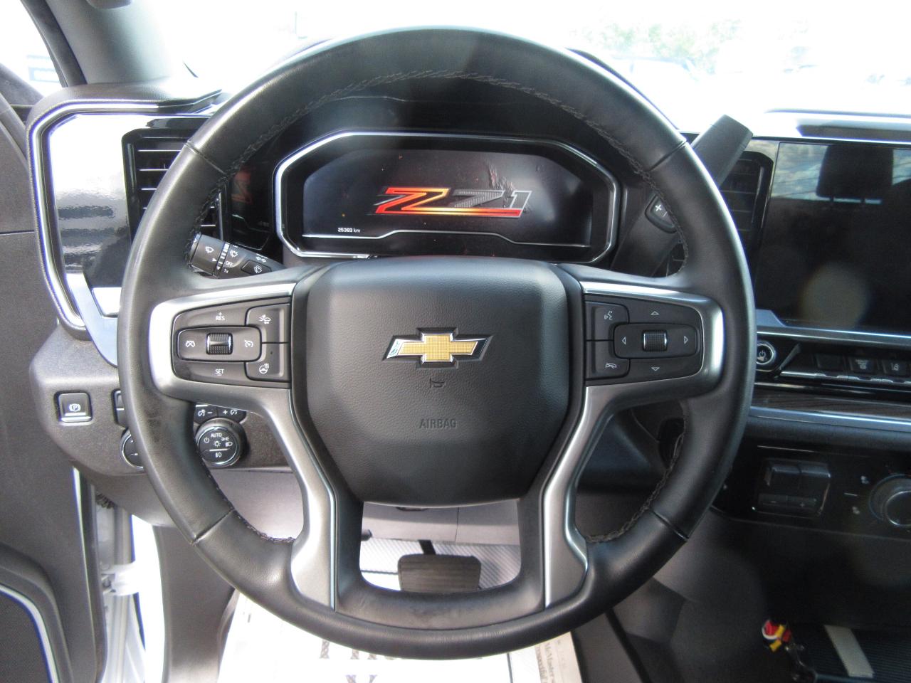 2024 Chevrolet 3500 LT HD DURAMAX DIESEL 4X4  & 8 FT LONG BOX Photo