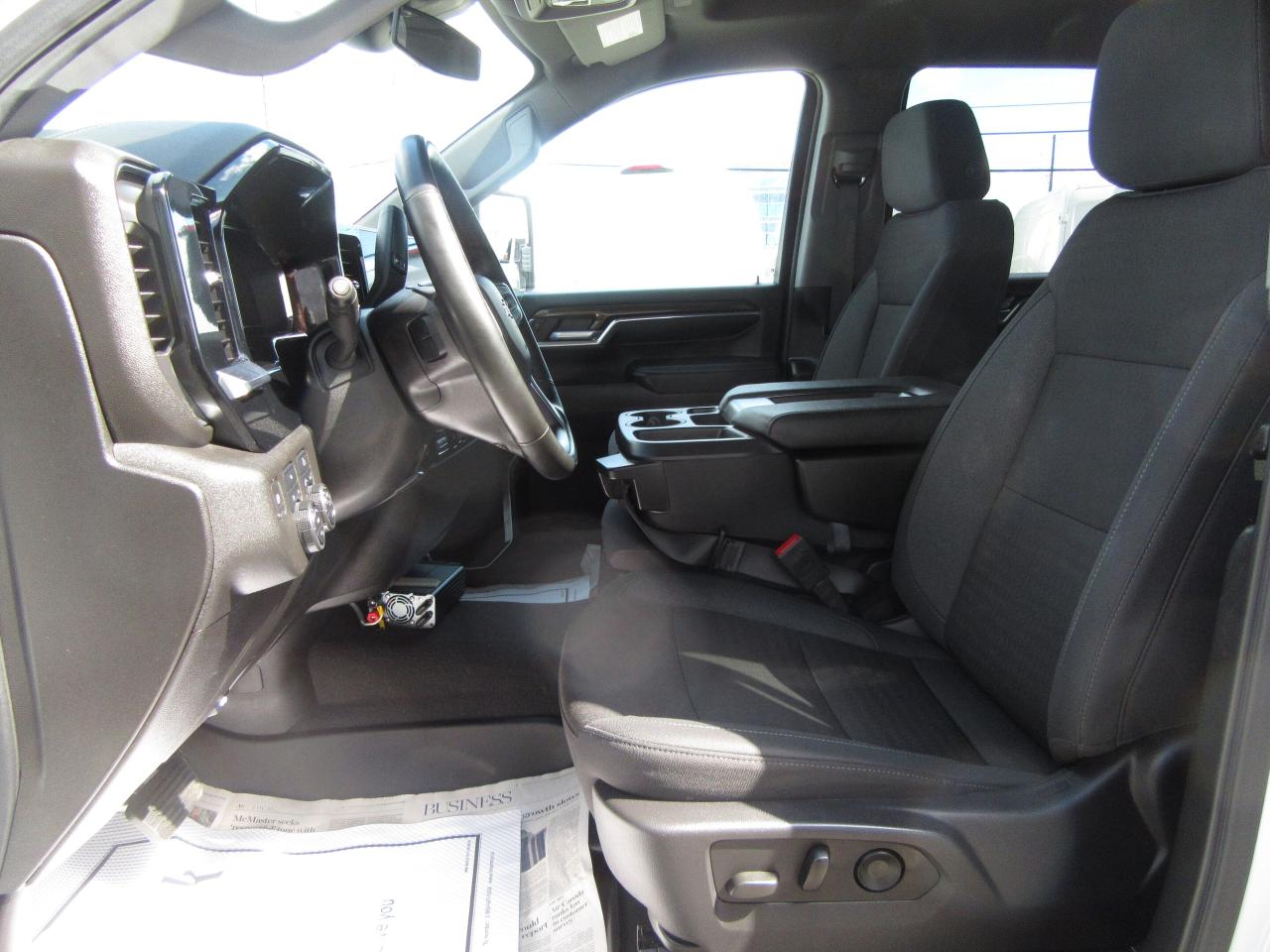 2024 Chevrolet 3500 LT HD DURAMAX DIESEL 4X4  & 8 FT LONG BOX Photo