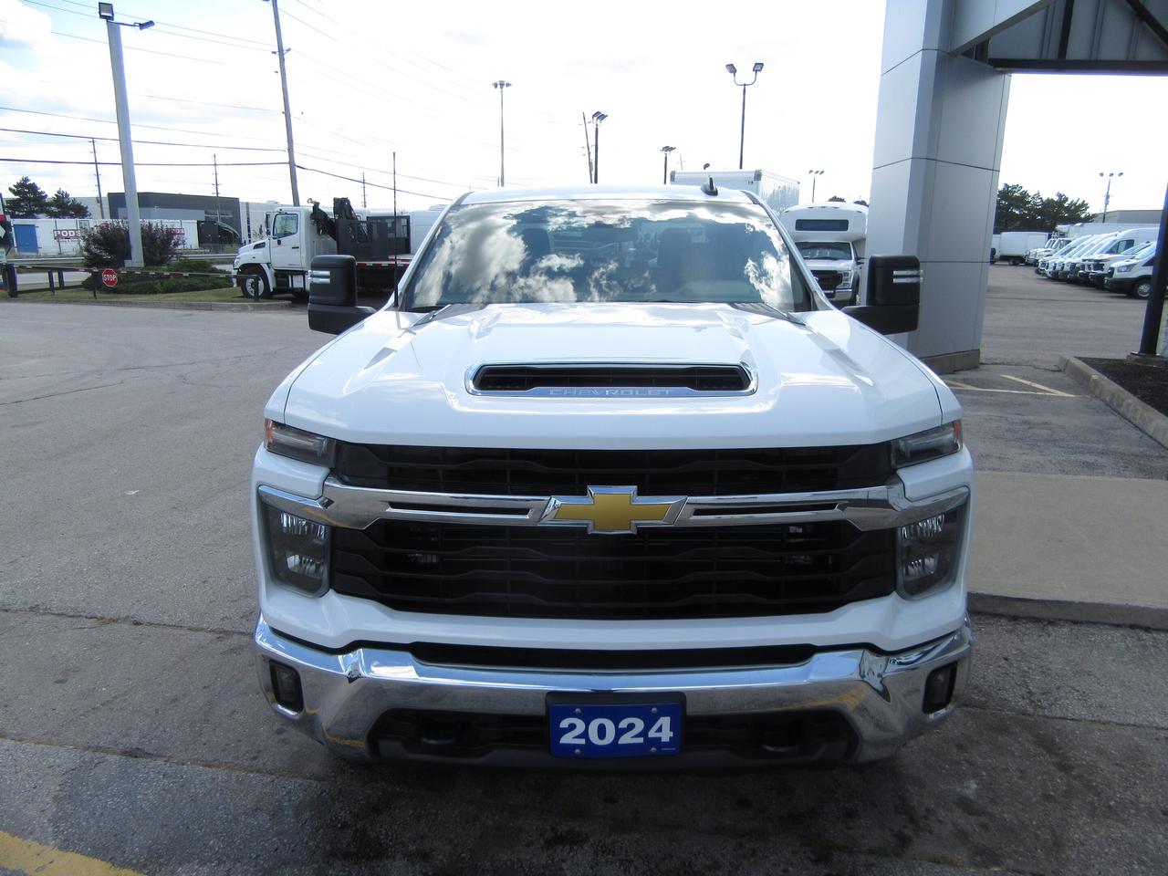 2024 Chevrolet 3500 LT HD DURAMAX DIESEL 4X4  & 8 FT LONG BOX Photo