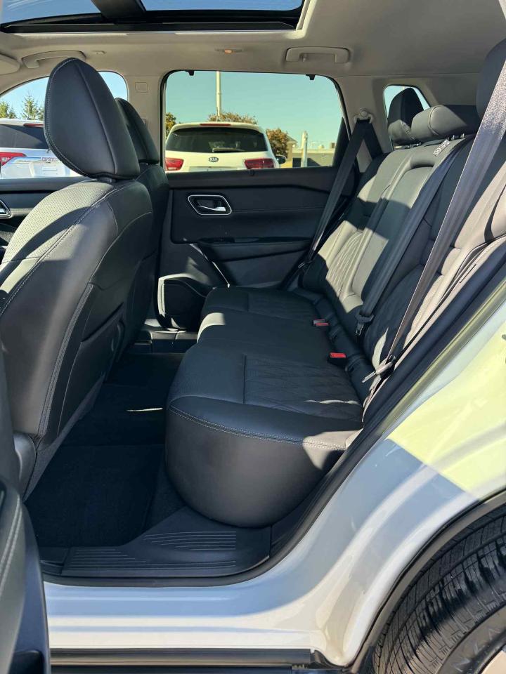 2023 Nissan Rogue AWD Platinum Photo