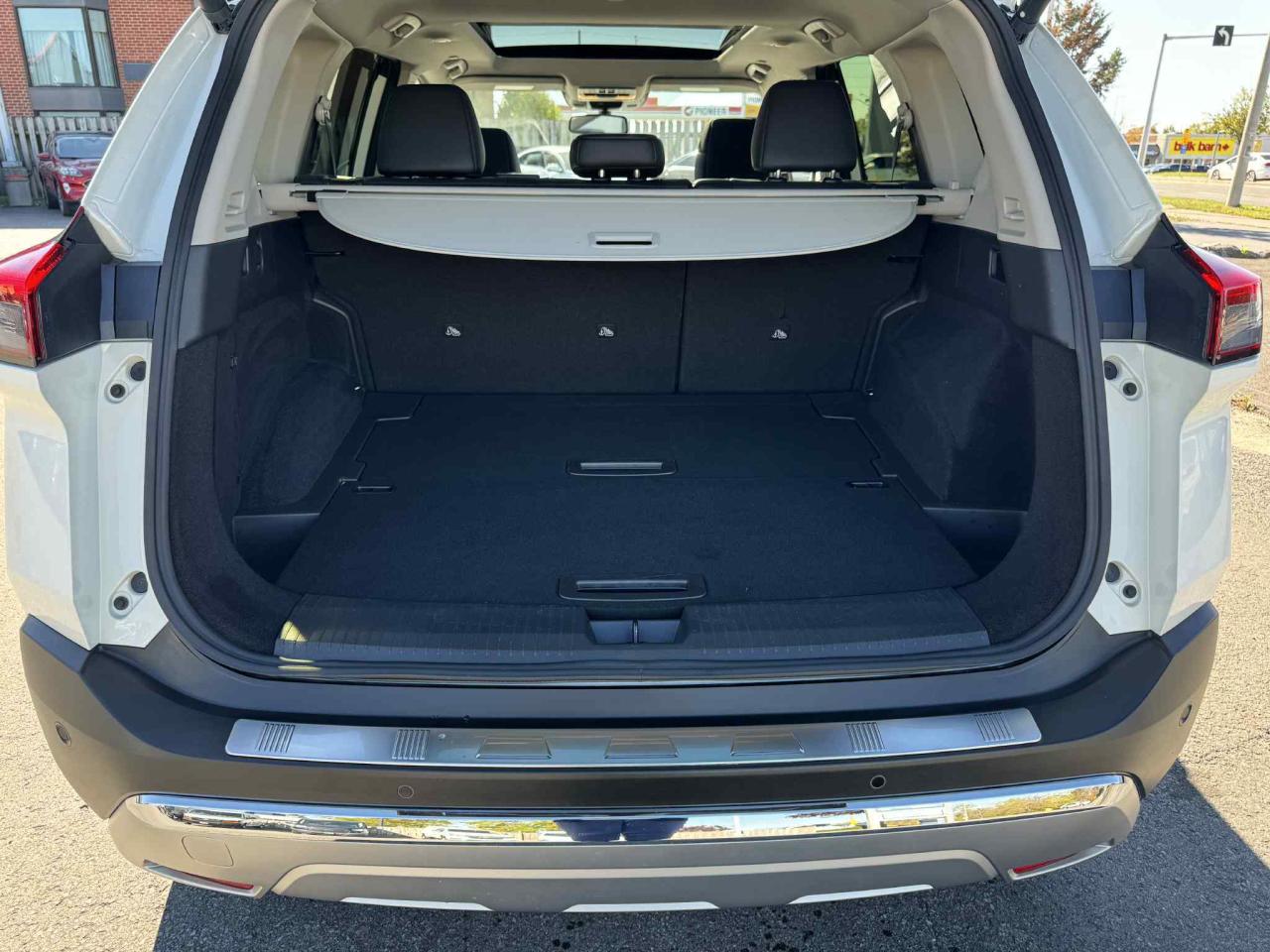 2023 Nissan Rogue AWD Platinum Photo