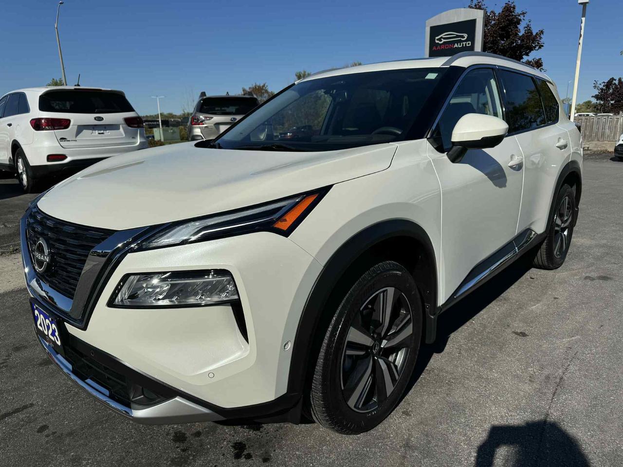 2023 Nissan Rogue AWD Platinum Photo0