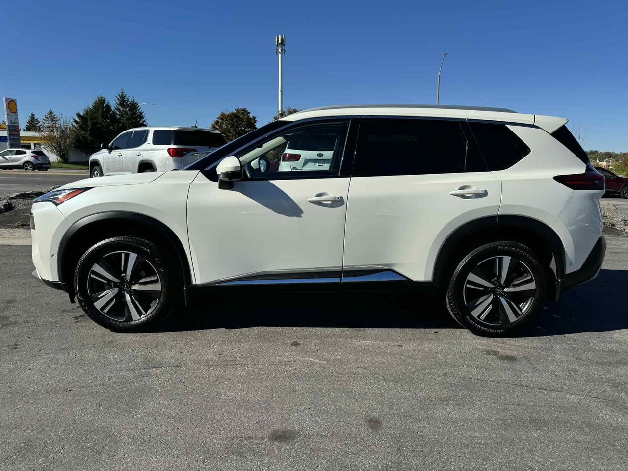 2023 Nissan Rogue AWD Platinum Photo