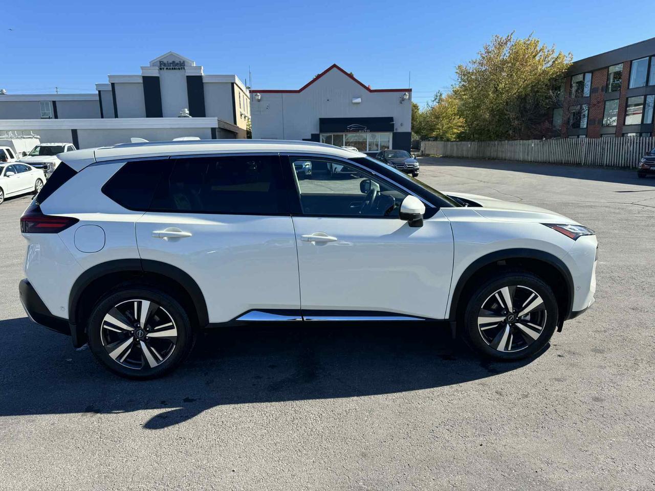 2023 Nissan Rogue AWD Platinum Photo