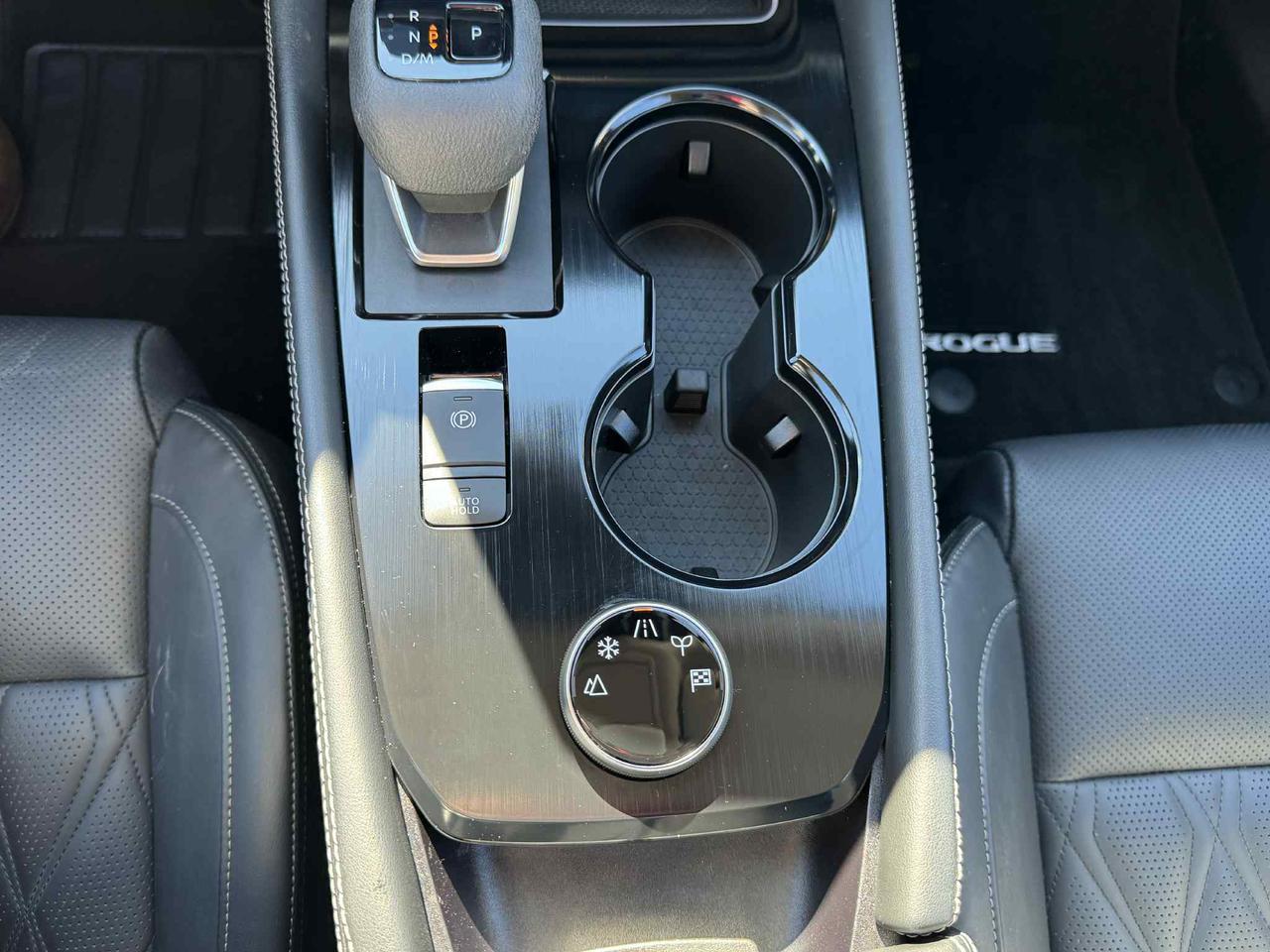 2023 Nissan Rogue AWD Platinum Photo