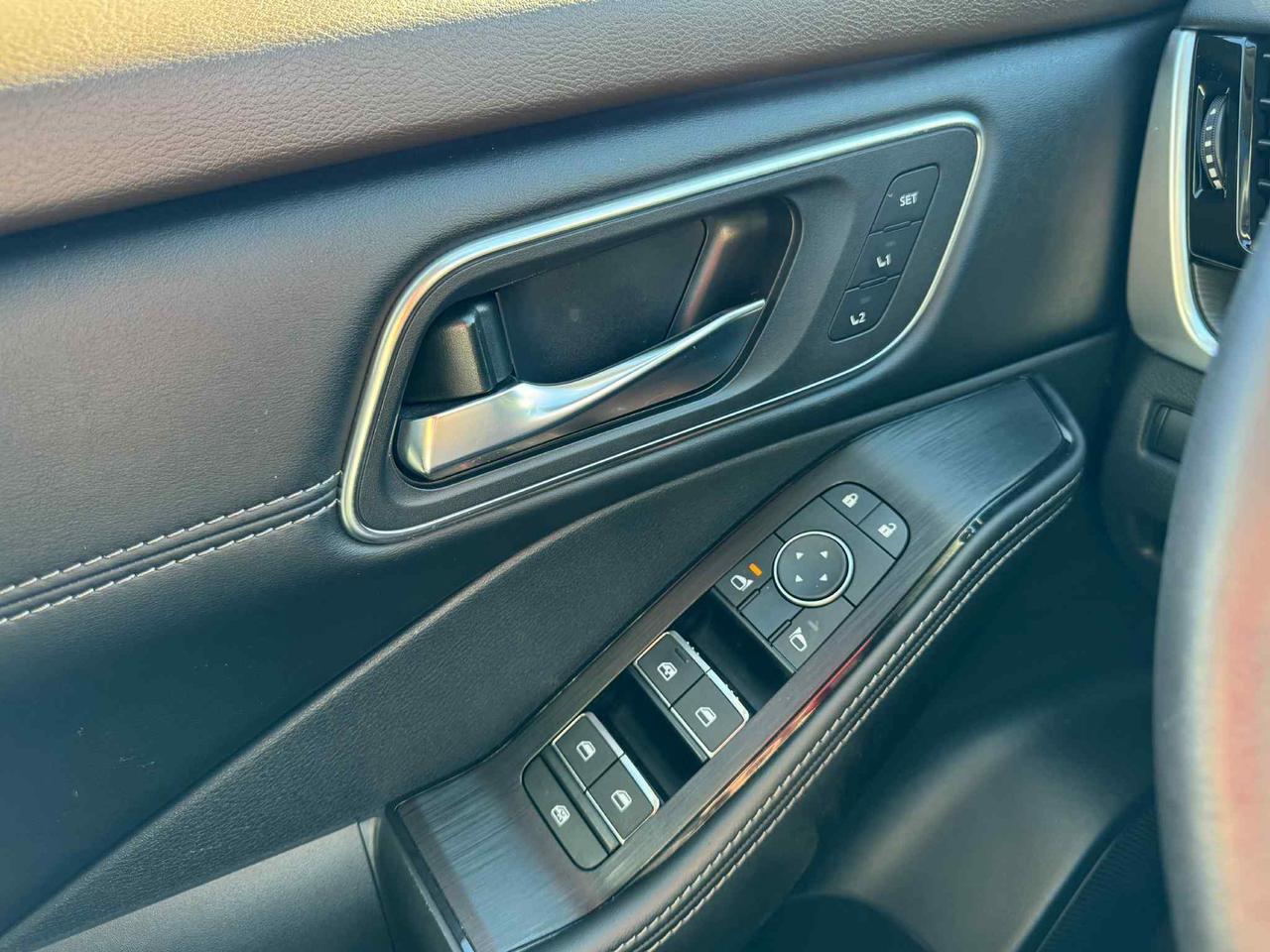 2023 Nissan Rogue AWD Platinum Photo