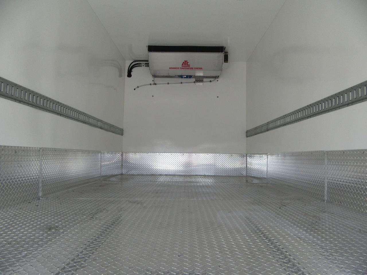 2024 Ford E-Series GAS 16FT HIGH BOX NEW LOW TEMP REEFER SYSTEM Photo4