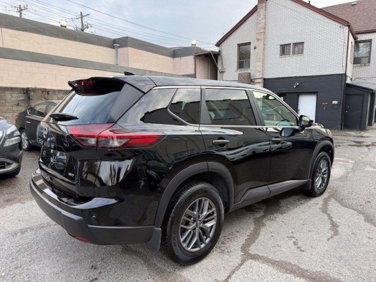 2024 Nissan Rogue S AWD, APPLE CARPLAY, BLIND SPOT, BLUETOOTH, ALLOY Photo