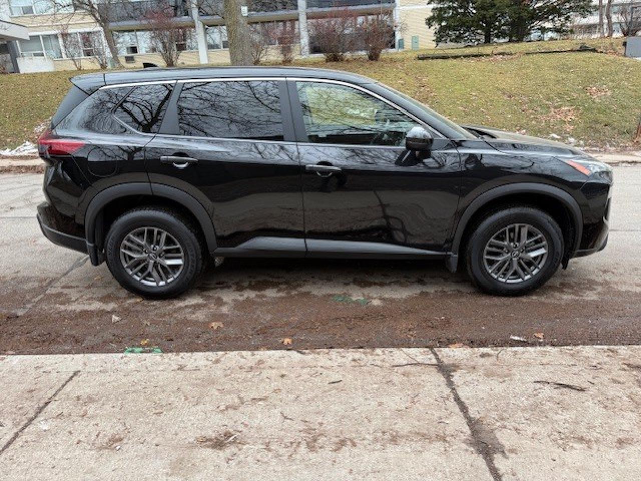 2024 Nissan Rogue S AWD, APPLE CARPLAY, BLIND SPOT, BLUETOOTH, ALLOY Photo3