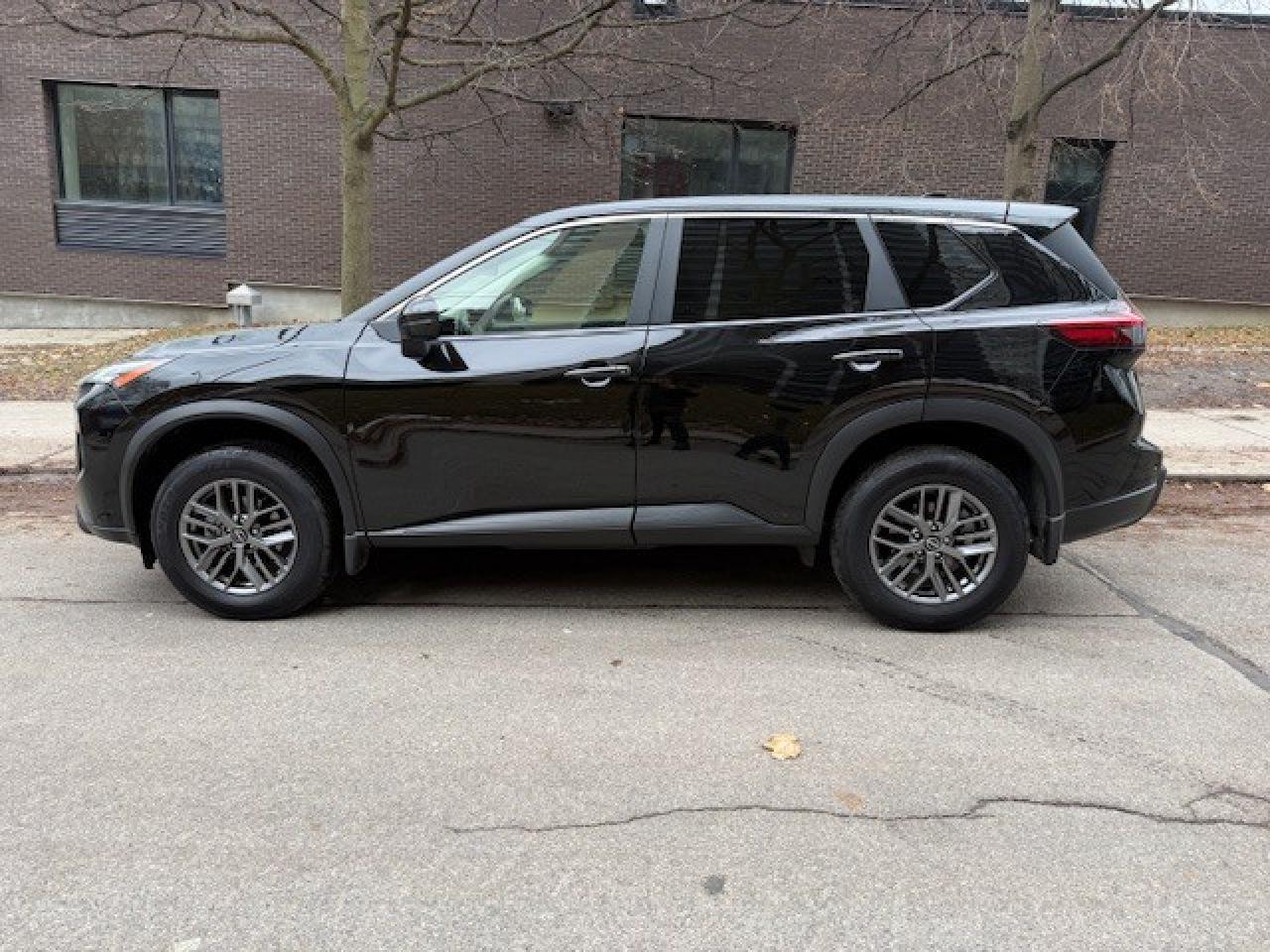 2024 Nissan Rogue S AWD, APPLE CARPLAY, BLIND SPOT, BLUETOOTH, ALLOY Photo