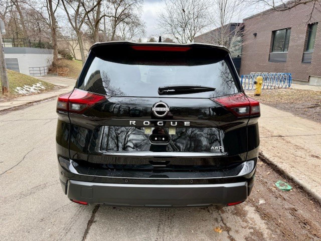 2024 Nissan Rogue S AWD, APPLE CARPLAY, BLIND SPOT, BLUETOOTH, ALLOY Photo