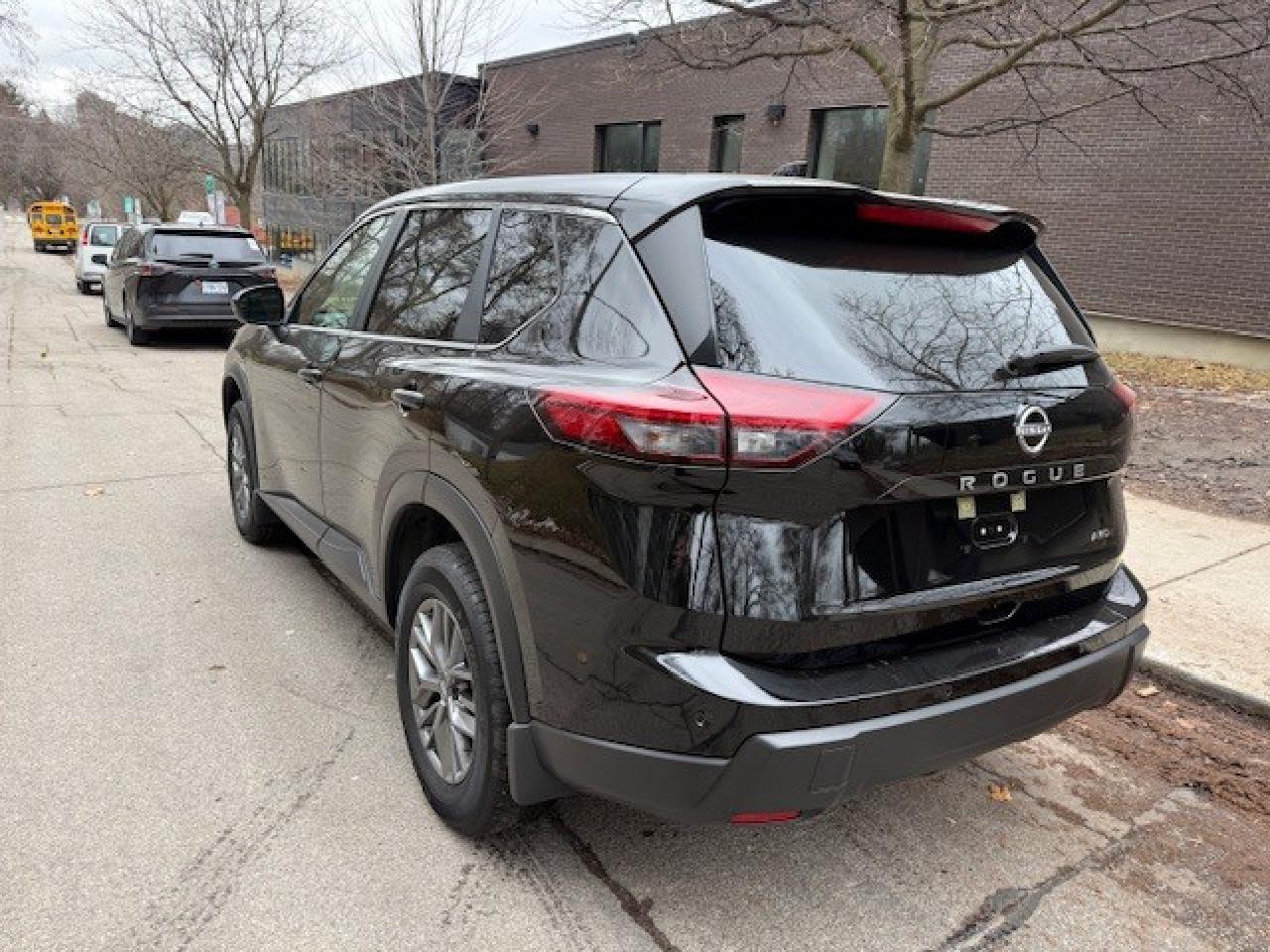 2024 Nissan Rogue S AWD, APPLE CARPLAY, BLIND SPOT, BLUETOOTH, ALLOY Photo