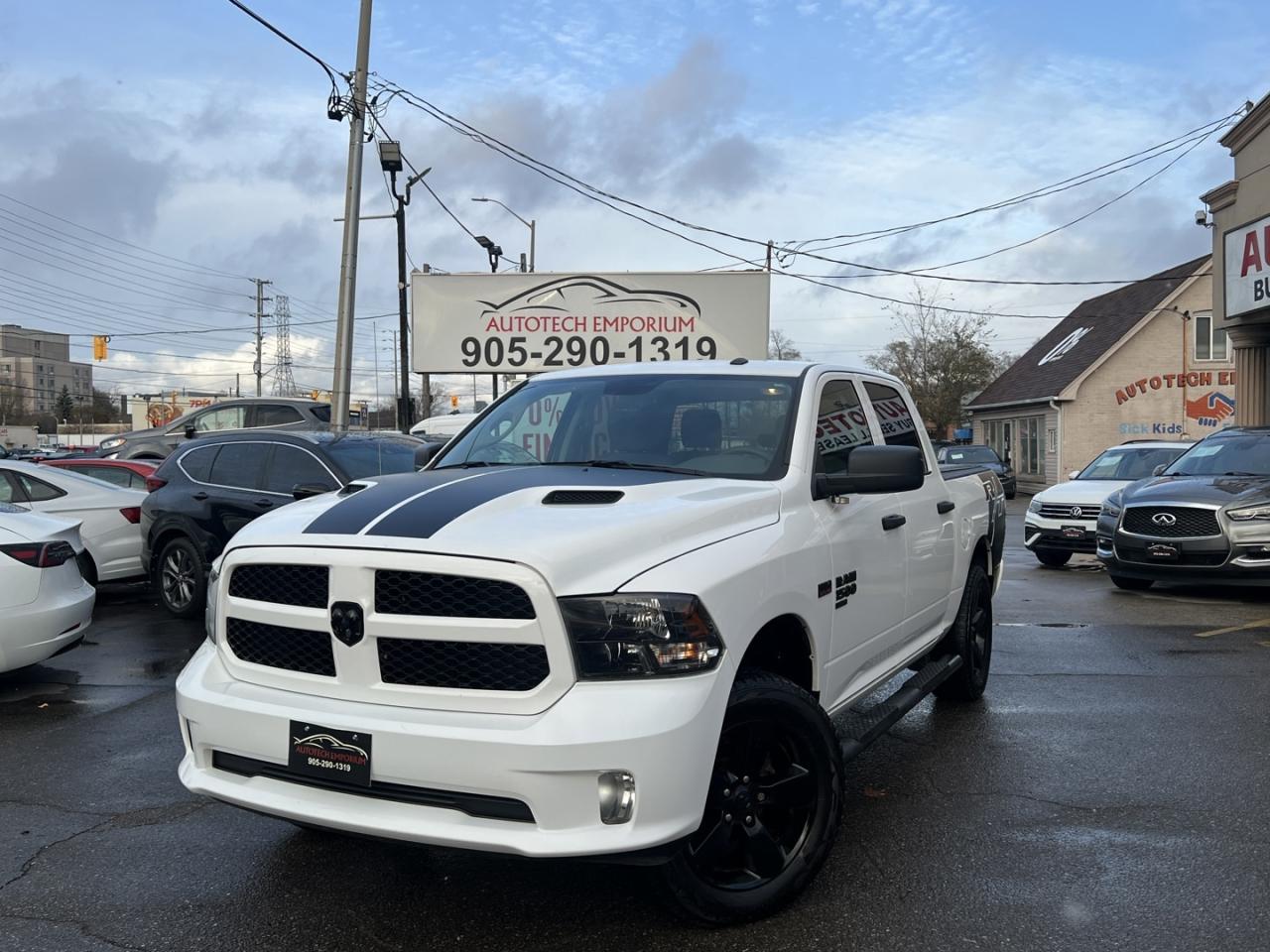 2019 RAM 1500 Classic Express Crew Cab 5.7 HEMI 4x4   Rev Cam Photo0