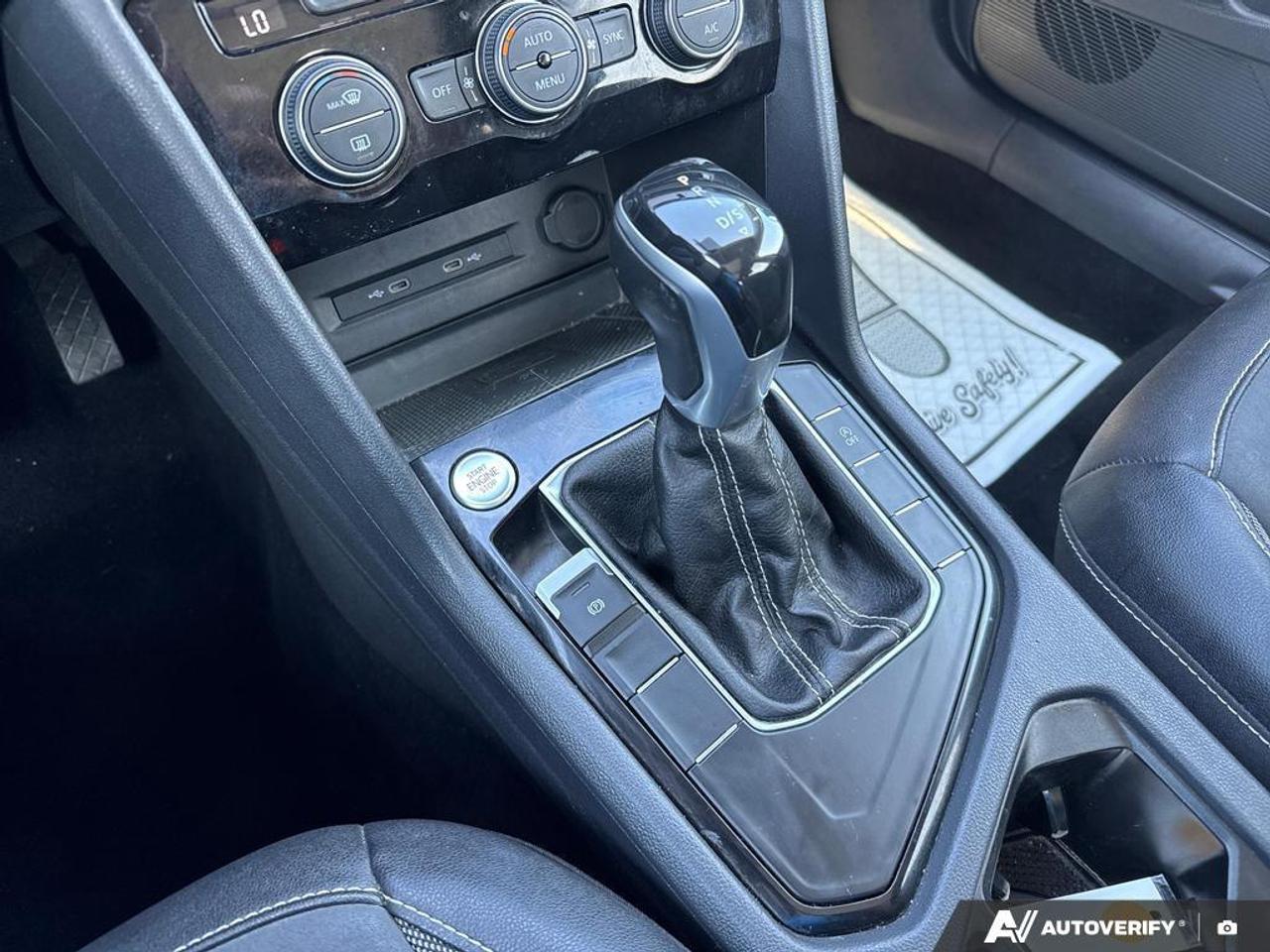 2022 Volkswagen Taos Comfortline BACKUP CAM   BLUETOOOTH   LEATHER INTE Photo