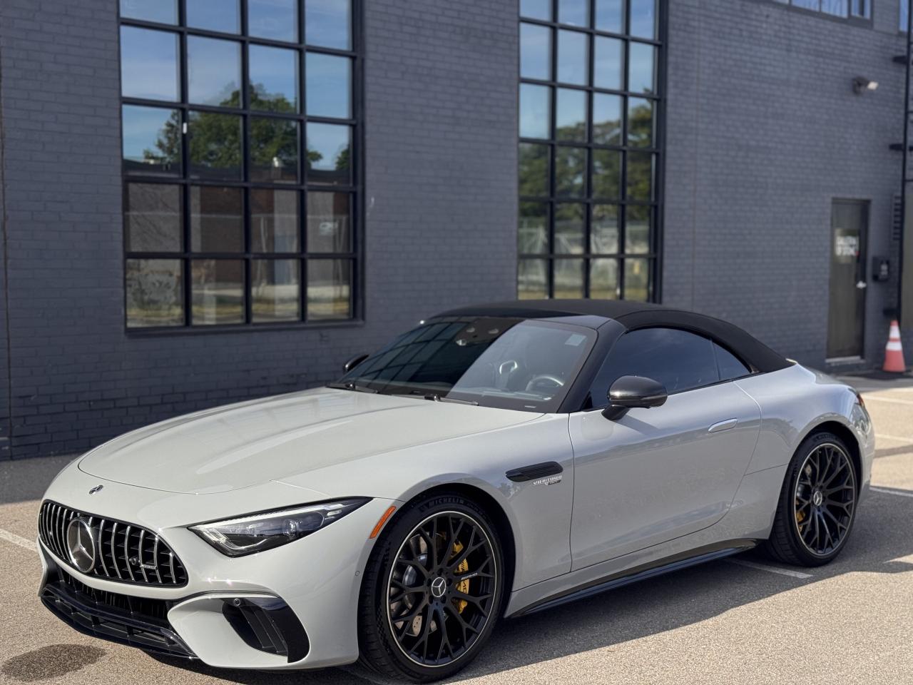 2022 Mercedes-Benz SL63 AMG ROADSTER Photo