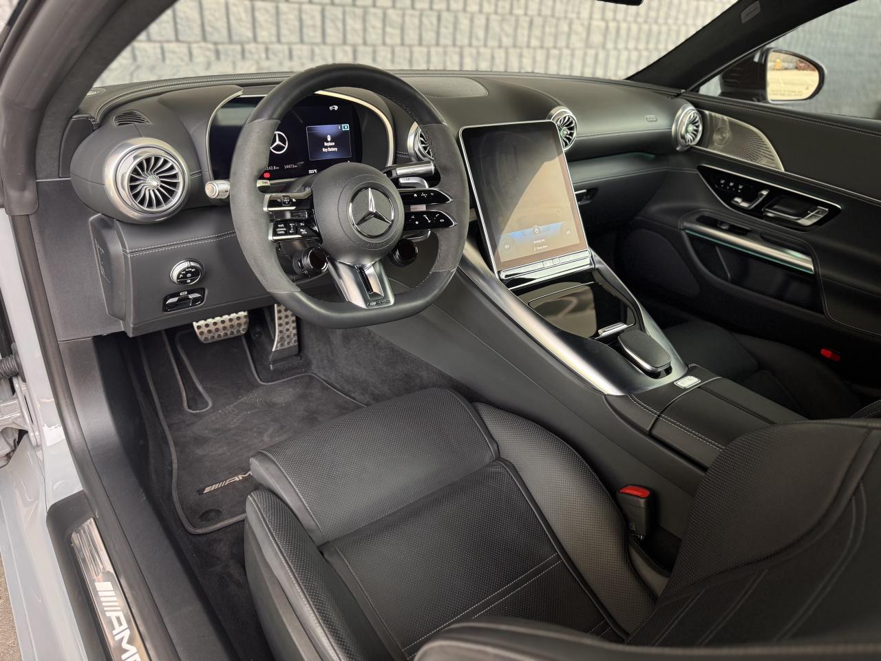 2022 Mercedes-Benz SL63 AMG ROADSTER Photo