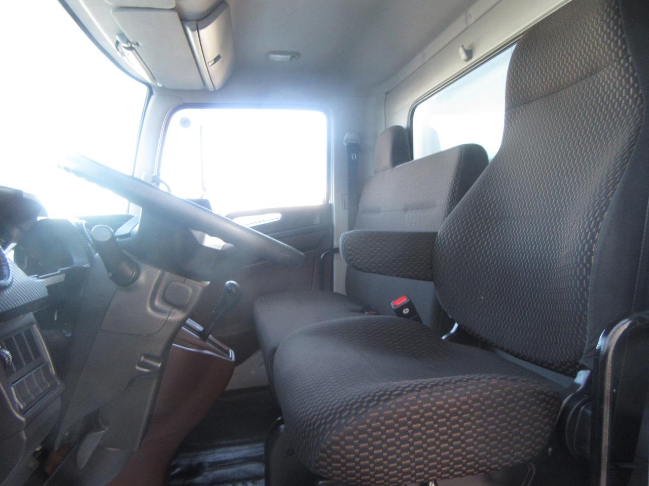 2023 Hino L7 WITH 26FT BOX LARGE ALUMINUM POWER LIFTGATE Photo