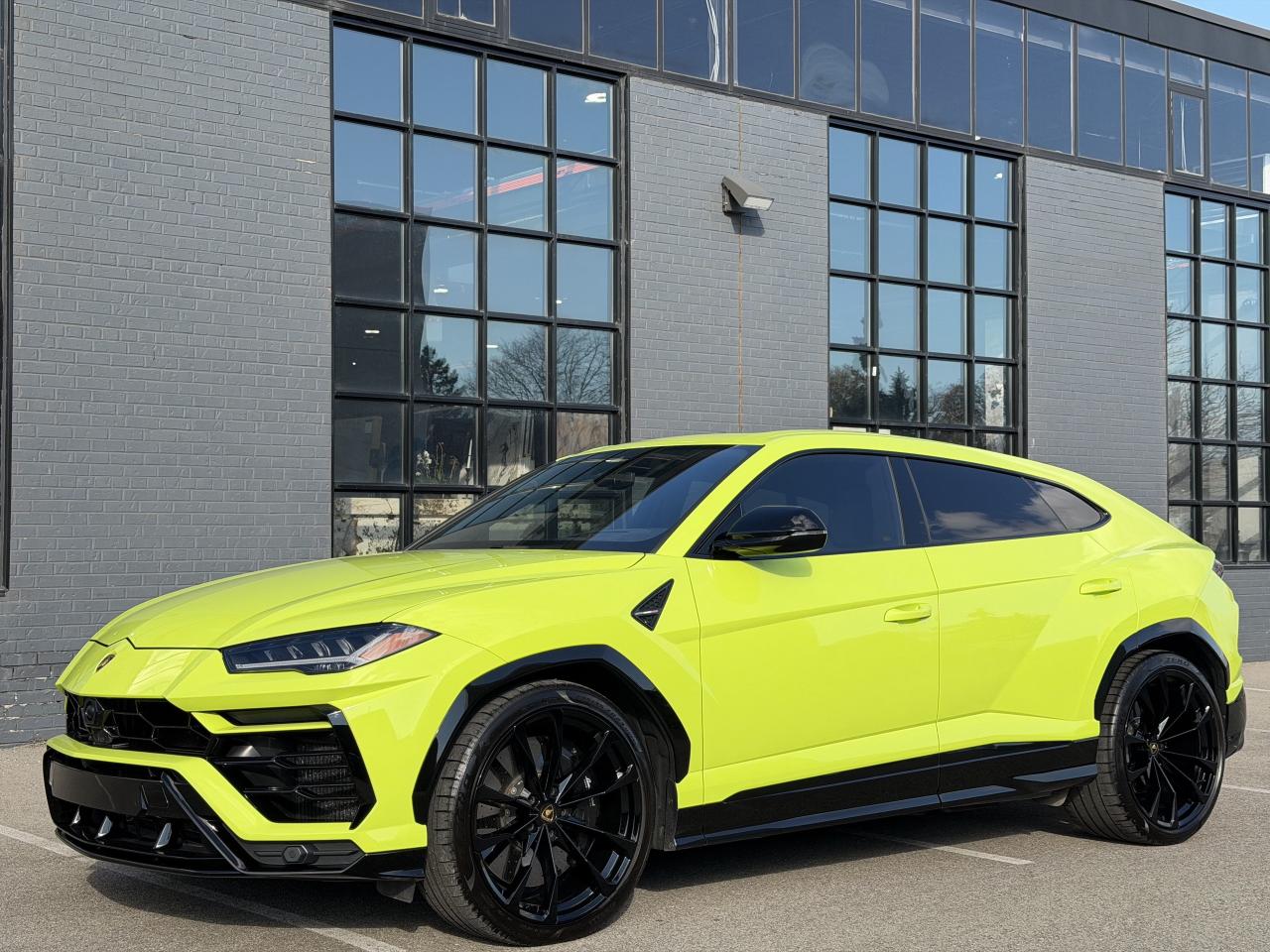 2022 Lamborghini Urus URUS Photo