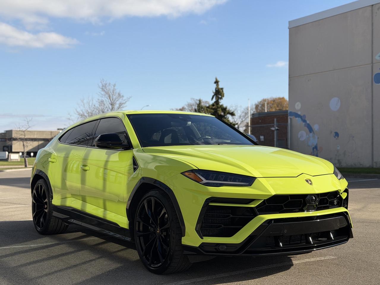 2022 Lamborghini Urus URUS Photo