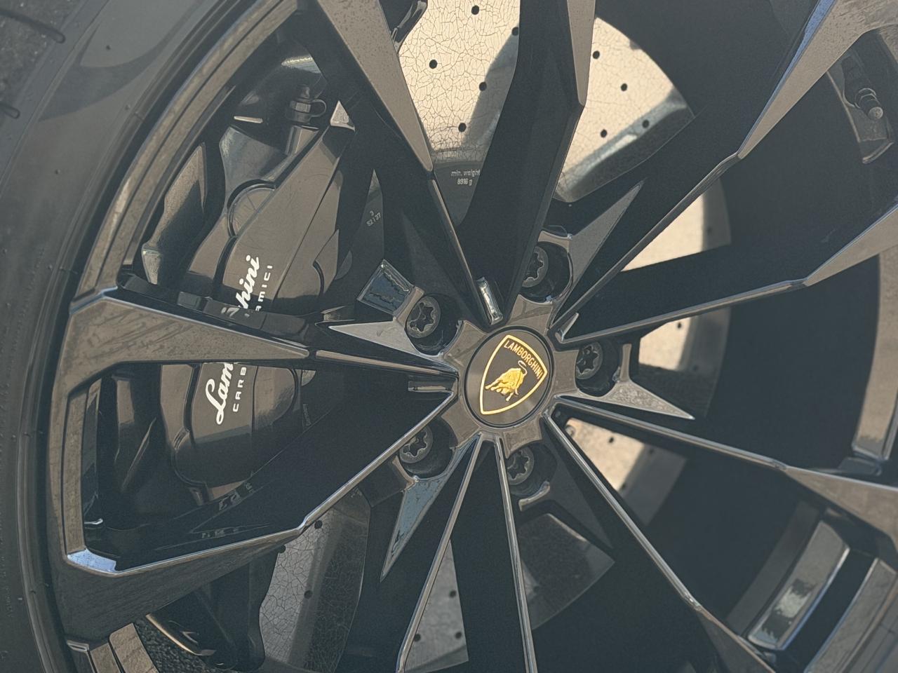 2022 Lamborghini Urus URUS Photo