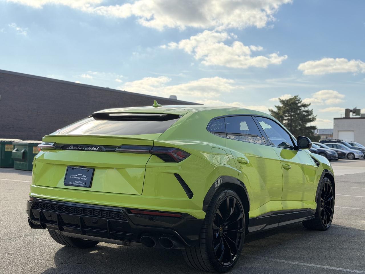2022 Lamborghini Urus URUS Photo