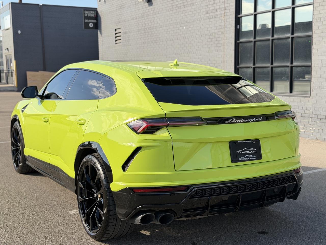 2022 Lamborghini Urus URUS Photo