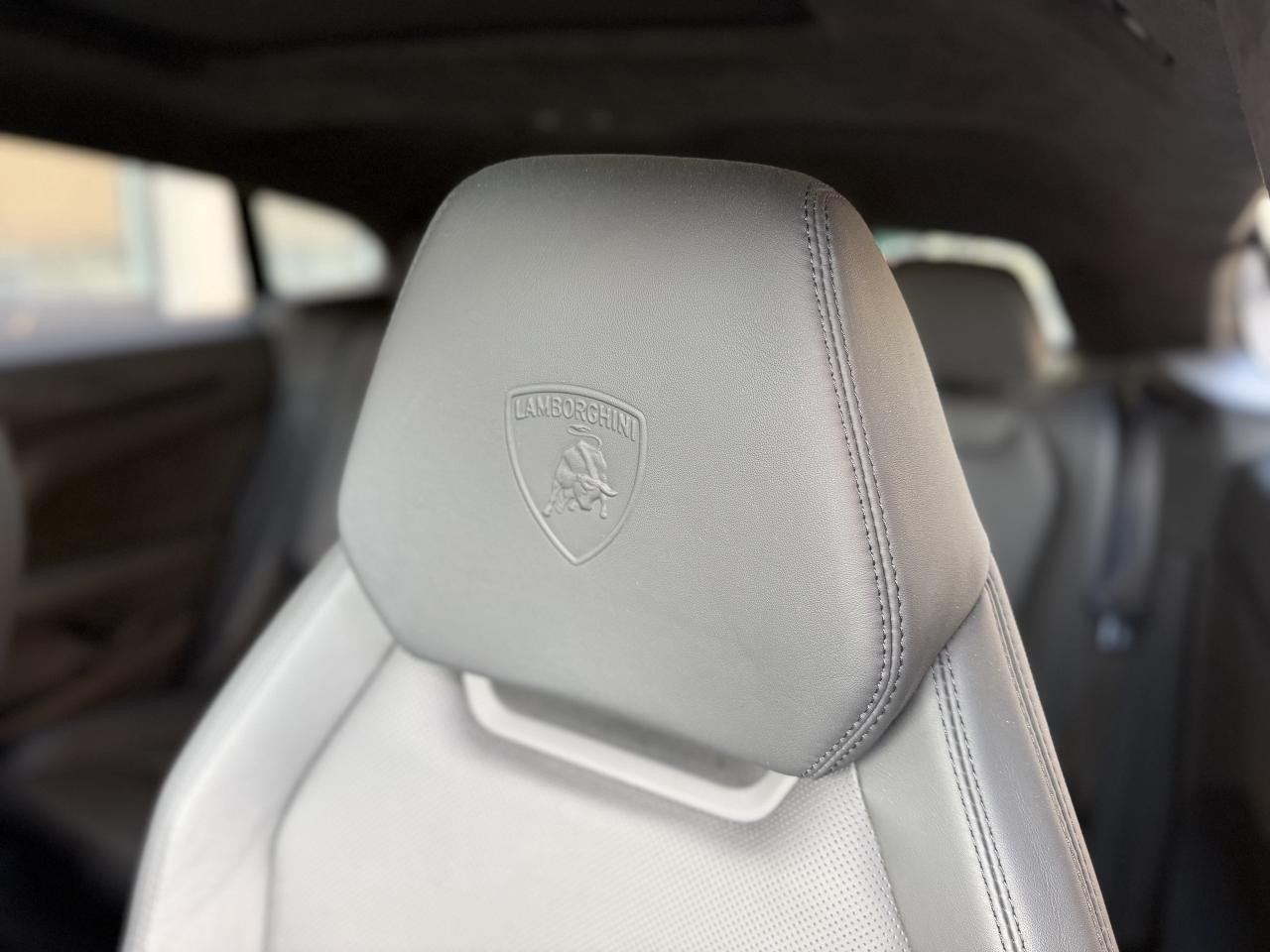 2022 Lamborghini Urus URUS Photo