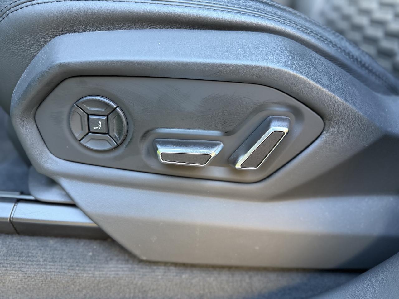 2022 Lamborghini Urus URUS Photo