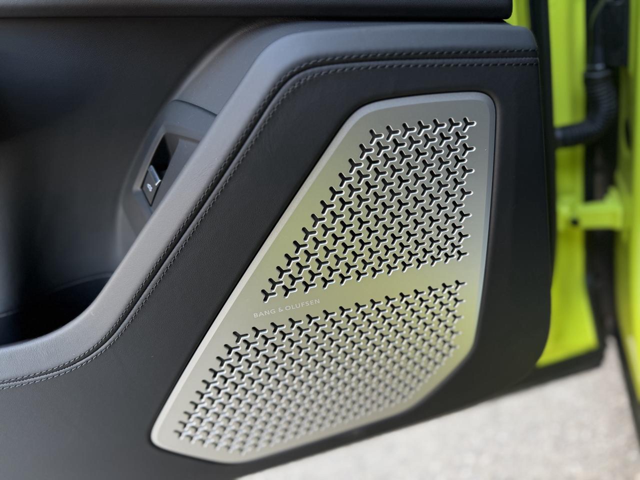 2022 Lamborghini Urus URUS Photo