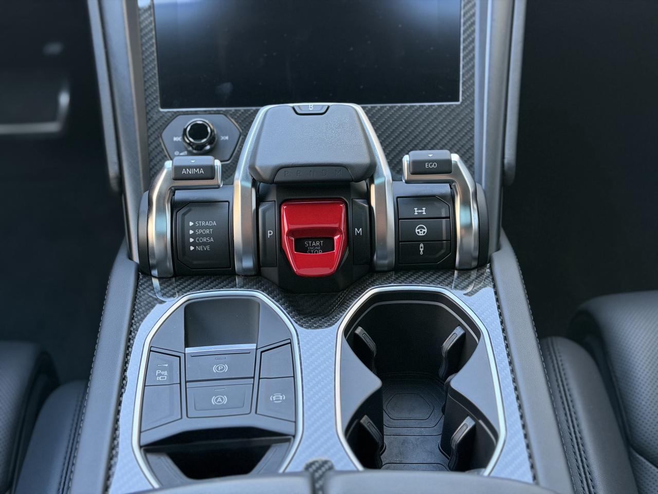 2022 Lamborghini Urus URUS Photo