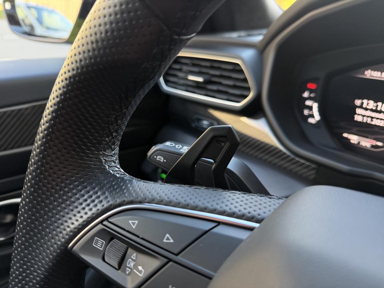 2022 Lamborghini Urus URUS Photo