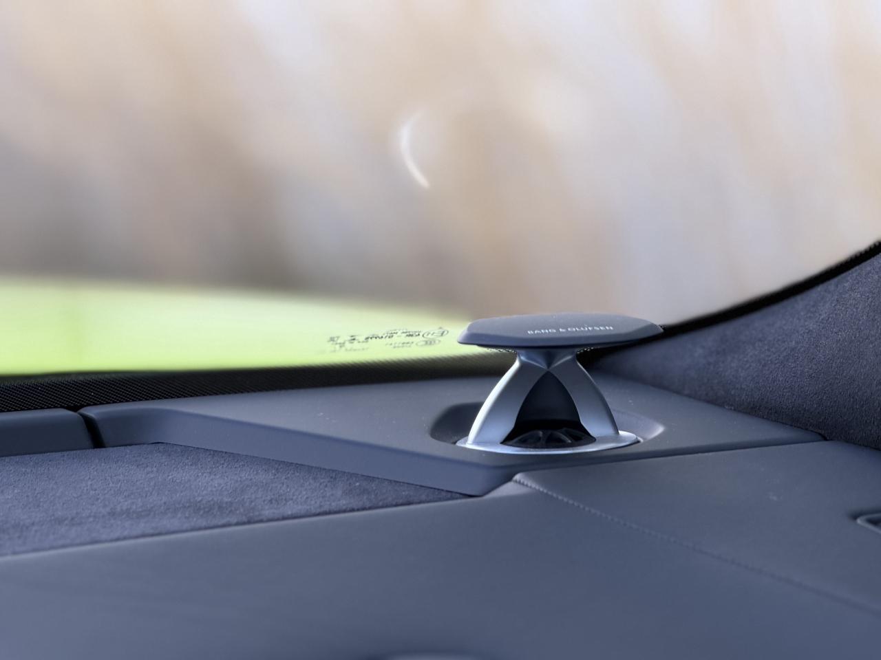 2022 Lamborghini Urus URUS Photo