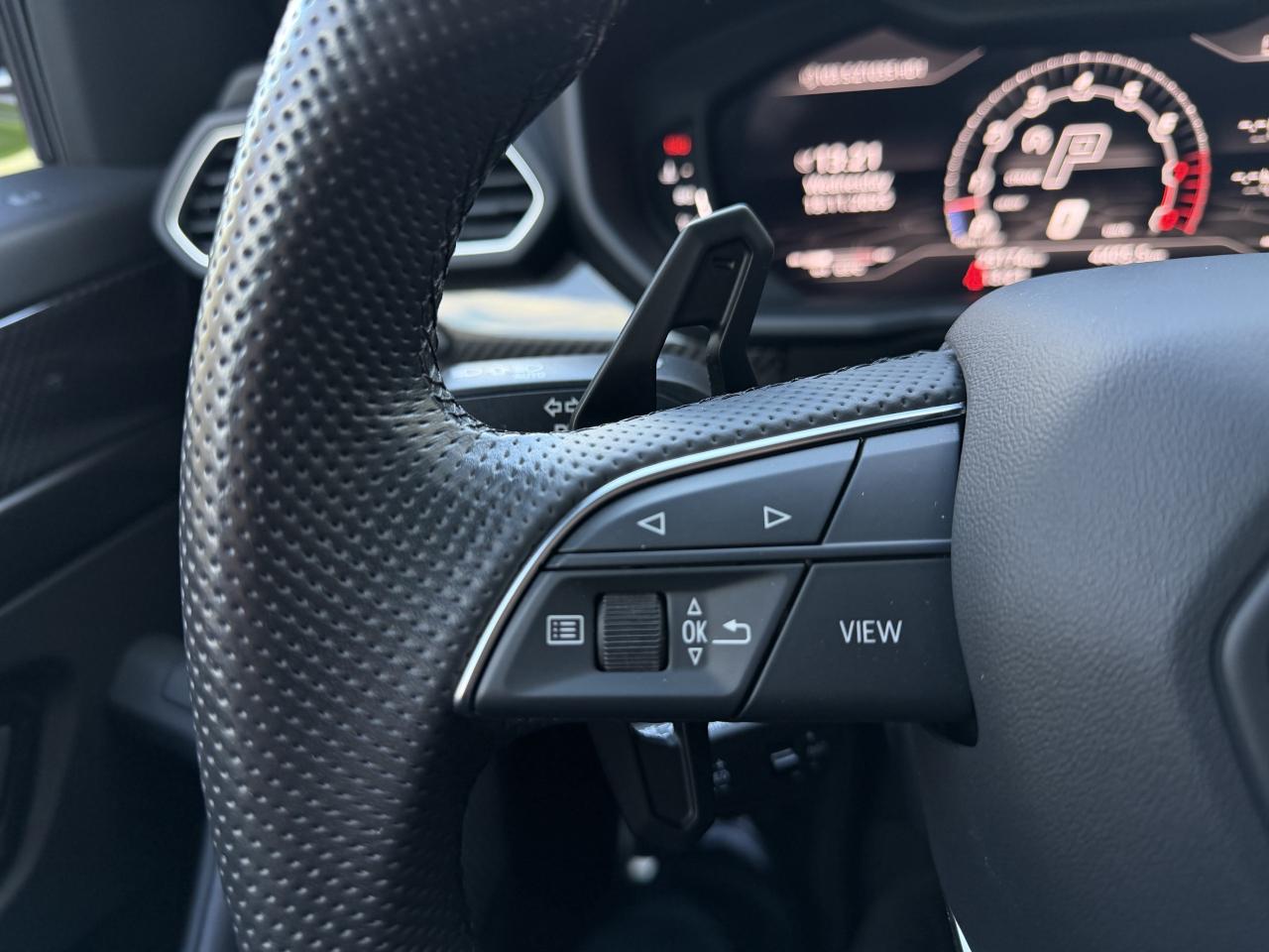 2022 Lamborghini Urus URUS Photo