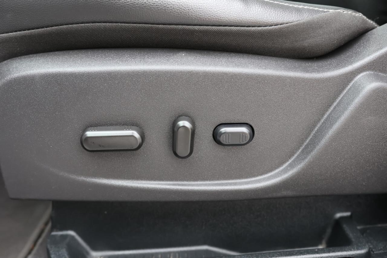 2018 Ford Escape TITANIUM-AWD/NAV/LEATHER/PANOROOF/B CAM/KEYLESS/R Photo