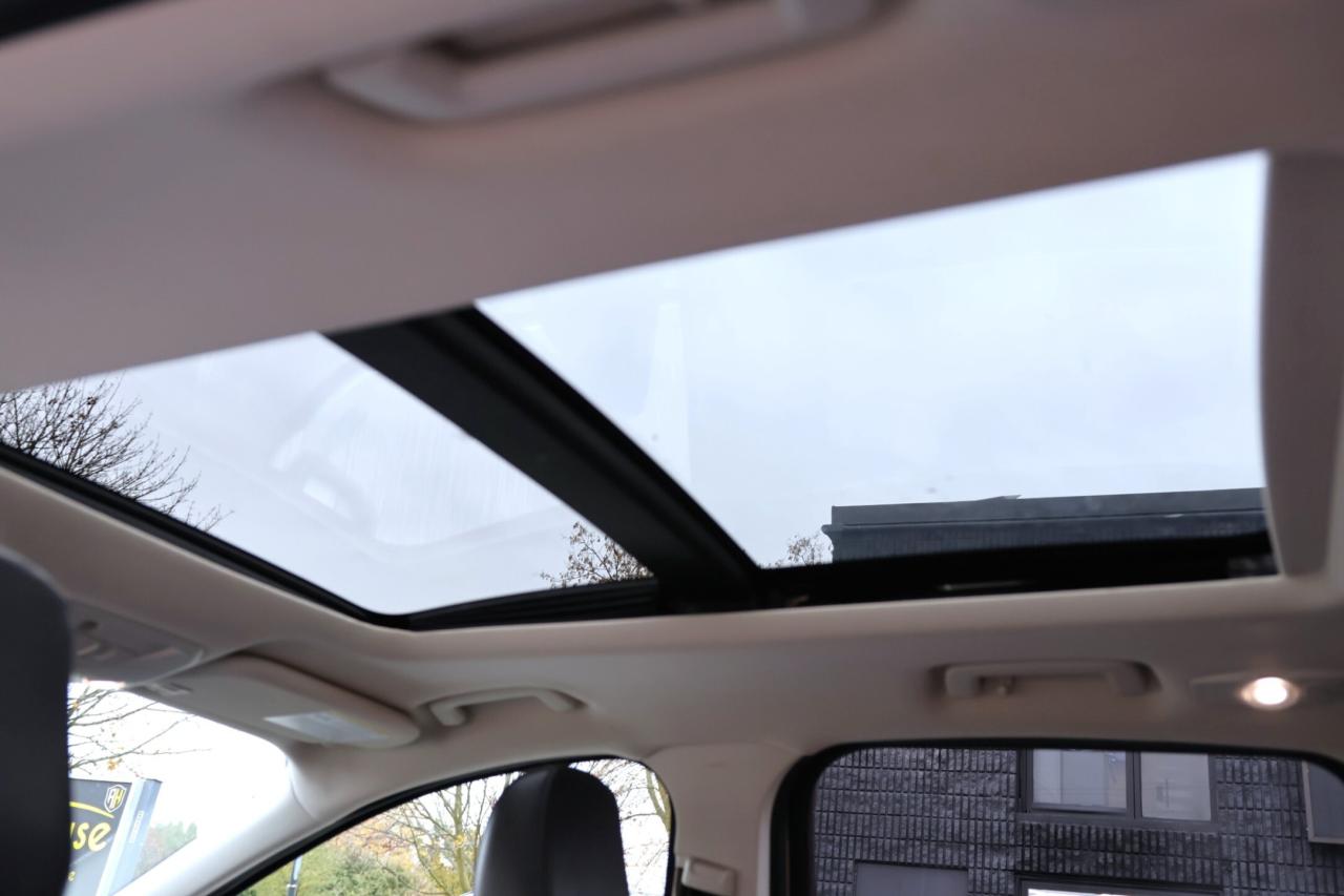 2018 Ford Escape TITANIUM-AWD/NAV/LEATHER/PANOROOF/B CAM/KEYLESS/R Photo