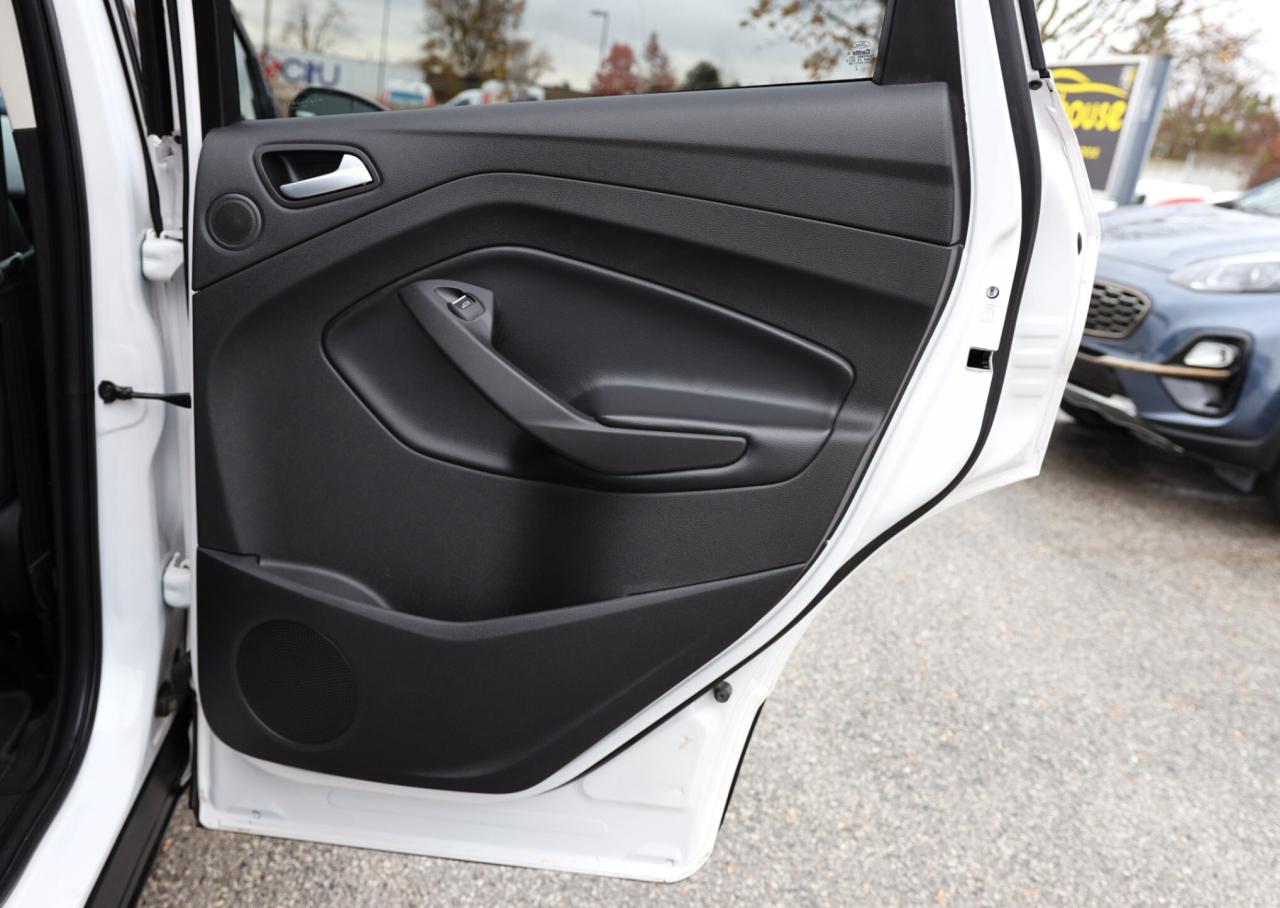 2018 Ford Escape TITANIUM-AWD/NAV/LEATHER/PANOROOF/B CAM/KEYLESS/R Photo